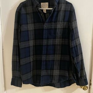 Men’s St. John's Bay Navy and Charcoal Plaid Shirt in size medium